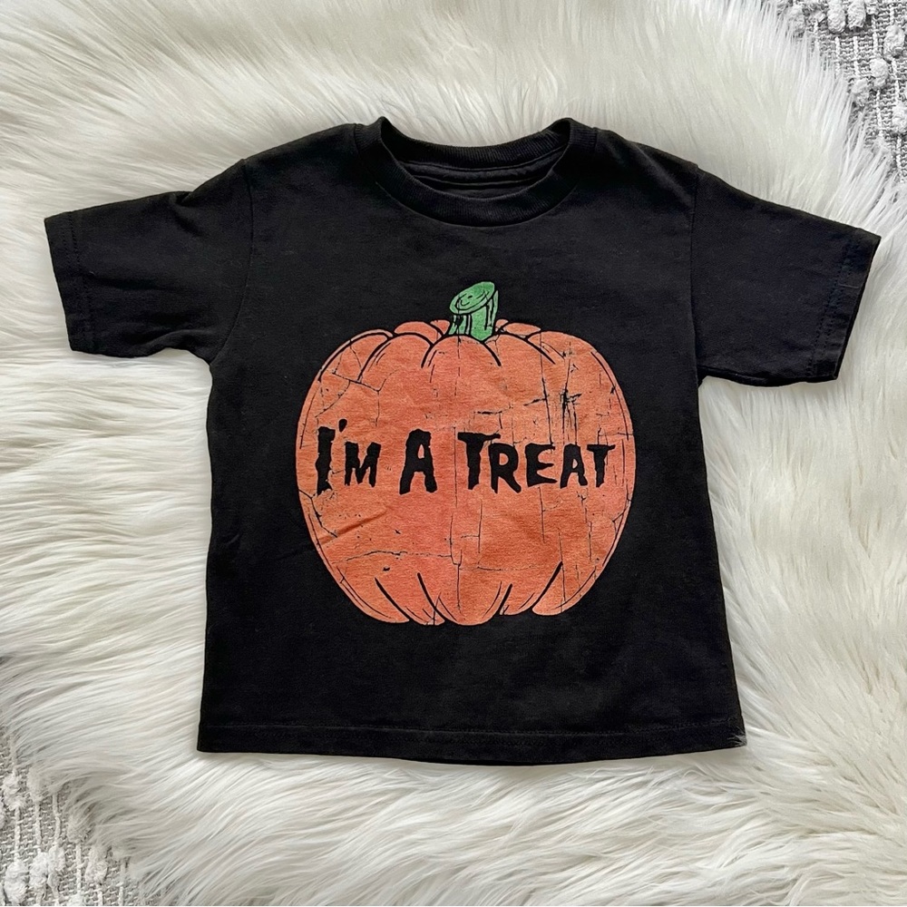 (💚4/$20) Halloween theme T-shirt